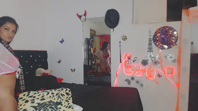 Snapshot of brigitht chatting on 10-31-25, 05:30 brigitht online show from 10-31-25, 05:30