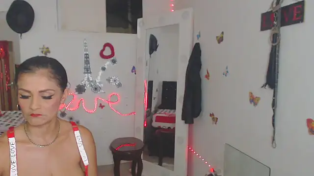 Snapshot of brigitht chatting on 11-14-25, 02:54 brigitht online show from 11-14-25, 02:54