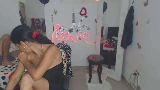 Snapshot of brigitht chatting on 11-15-25, 06:59 brigitht online show from 11-15-25, 06:59