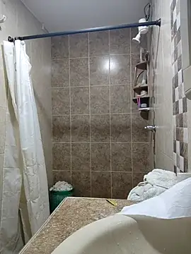 Snapshot of brigitht chatting on 11-25-25, 03:28 brigitht online show from 11-25-25, 03:28