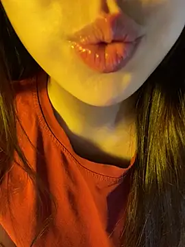 minmin2kk5 online show from 04-23-26, 06:36