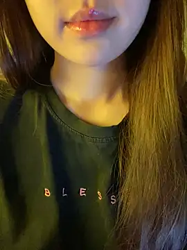 minmin2kk5 online show from 04-24-26, 06:38