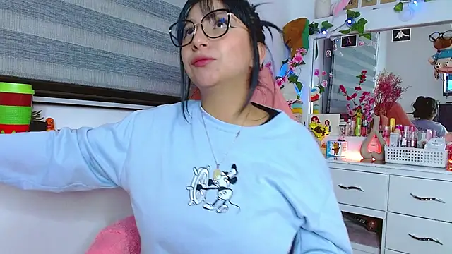 Snapshot of Littlerouse_ chatting on 01-07-25, 01:06 Littlerouse online show from 01-07-25, 01:06