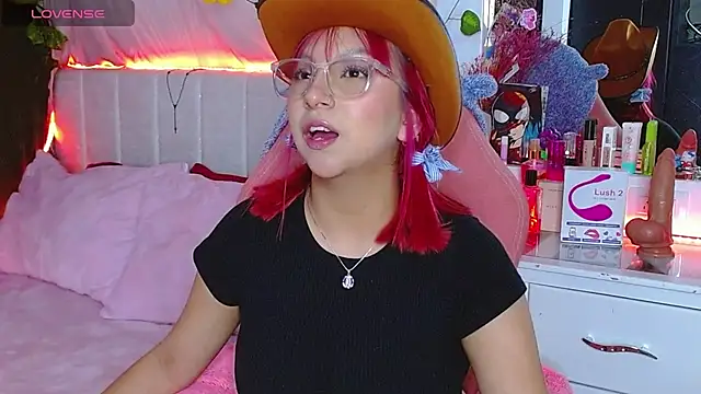 Snapshot of Littlerouse_ chatting on 10-10-25, 03:38 Littlerouse online show from 10-10-25, 03:38