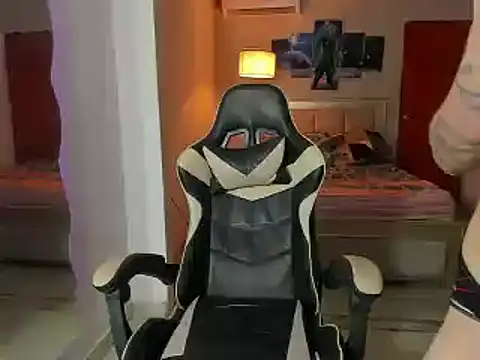 Snapshot of naomi_berckley chatting on 03-07-25, 05:40 naomi berckley online show from 03-07-25, 05:40