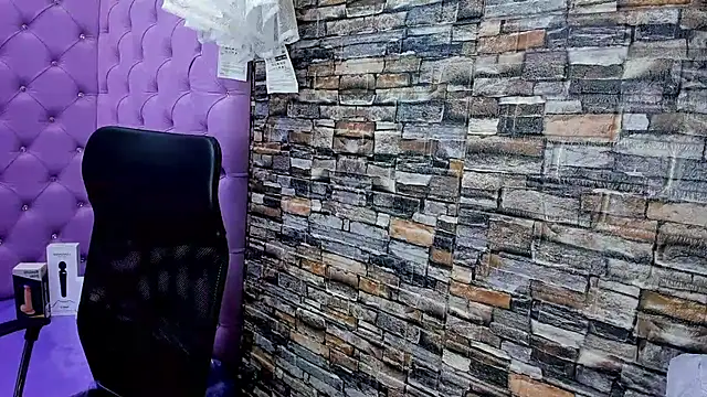 Snapshot of celeste_blue69 chatting on 12-04-24, 02:20 celeste blue69 online show from 12-04-24, 02:20