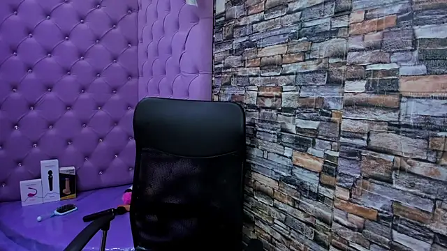 Snapshot of celeste_blue69 chatting on 12-17-24, 02:01 celeste blue69 online show from 12-17-24, 02:01