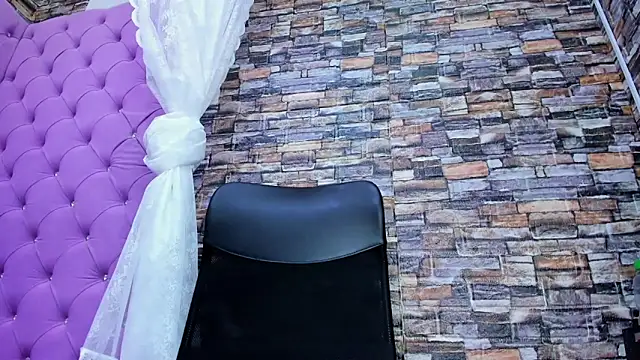 Snapshot of celeste_blue69 chatting on 12-28-24, 08:26 celeste blue69 online show from 12-28-24, 08:26