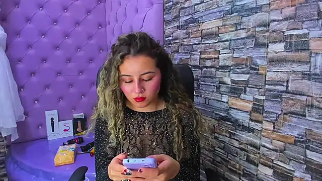 Snapshot of celeste_blue69 chatting on 01-08-25, 02:46 celeste blue69 online show from 01-08-25, 02:46