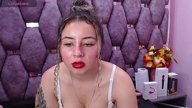 Snapshot of celeste_blue69 chatting on 01-16-25, 05:42 celeste blue69 online show from 01-16-25, 05:42