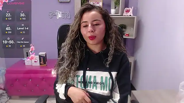 Snapshot of celeste_blue69 chatting on 01-24-25, 08:55 celeste blue69 online show from 01-24-25, 08:55