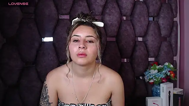 Snapshot of celeste_blue69 chatting on 02-09-25, 07:49 celeste blue69 online show from 02-09-25, 07:49