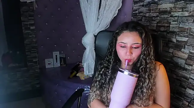 Snapshot of celeste_blue69 chatting on 02-15-25, 05:41 celeste blue69 online show from 02-15-25, 05:41