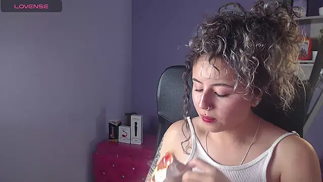 Snapshot of celeste_blue69 chatting on 03-06-25, 09:36 celeste blue69 online show from 03-06-25, 09:36