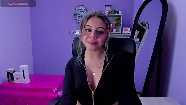 Snapshot of celeste_blue69 chatting on 03-21-25, 02:28 celeste blue69 online show from 03-21-25, 02:28