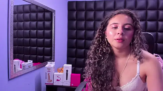 Snapshot of celeste_blue69 chatting on 10-24-25, 03:47 celeste blue69 online show from 10-24-25, 03:47