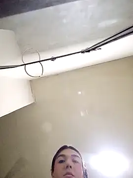 saracaball  online show from 09-19-25, 03:52