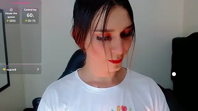 Snapshot of la_ratona_1 chatting on 02-13-25, 01:50 la ratona 1 online show from 02-13-25, 01:50