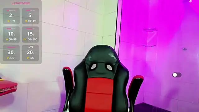 Snapshot of la_ratona_1 chatting on 02-21-25, 10:48 la ratona 1 online show from 02-21-25, 10:48