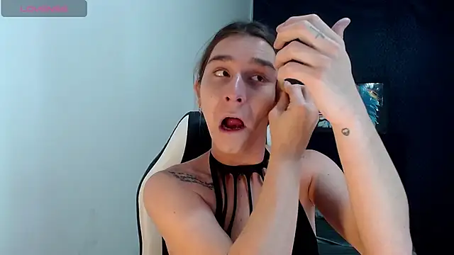 Snapshot of la_ratona_1 chatting on 02-24-25, 07:52 la ratona 1 online show from 02-24-25, 07:52