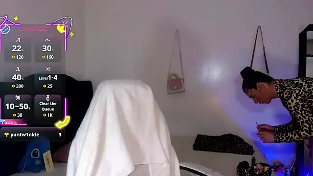 Snapshot of la_ratona_1 chatting on 09-26-25, 07:29 la ratona 1 online show from 09-26-25, 07:29