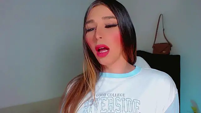 Snapshot of la_ratona_1 chatting on 10-10-25, 04:50 la ratona 1 online show from 10-10-25, 04:50