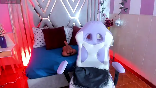 Yelena mutiz online show from 12-22-24, 12:49