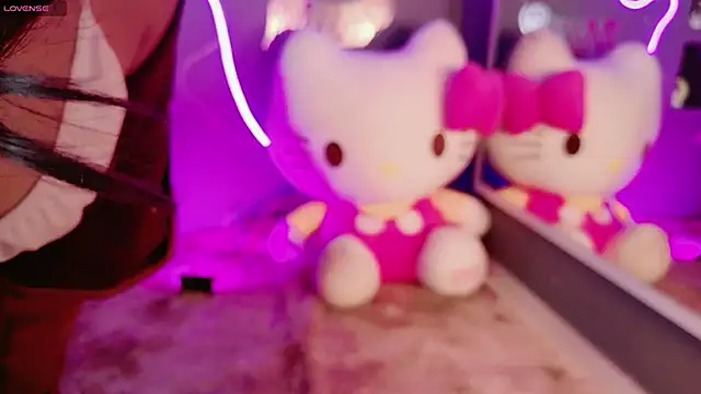 miia  baker online show from 04-24-26, 12:18