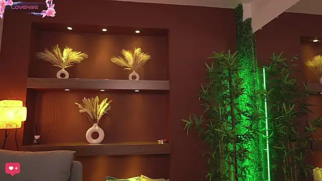 Snapshot of JustinneJade chatting on 12-10-24, 06:22 JustinneJade online show from 12-10-24, 06:22