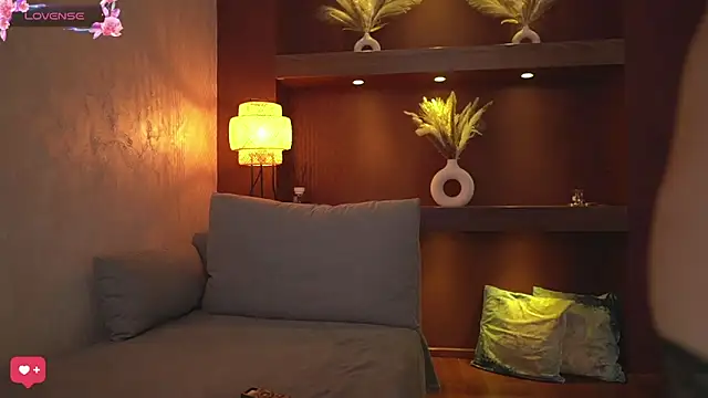 Snapshot of JustinneJade chatting on 01-21-25, 09:46 JustinneJade online show from 01-21-25, 09:46