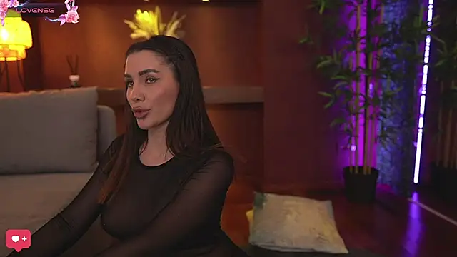 Snapshot of JustinneJade chatting on 03-10-25, 11:32 JustinneJade online show from 03-10-25, 11:32