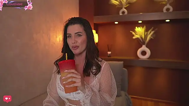 Snapshot of JustinneJade chatting on 03-13-25, 11:51 JustinneJade online show from 03-13-25, 11:51