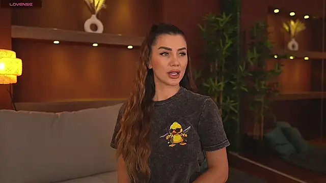 Snapshot of JustinneJade chatting on 10-09-25, 04:43 JustinneJade online show from 10-09-25, 04:43