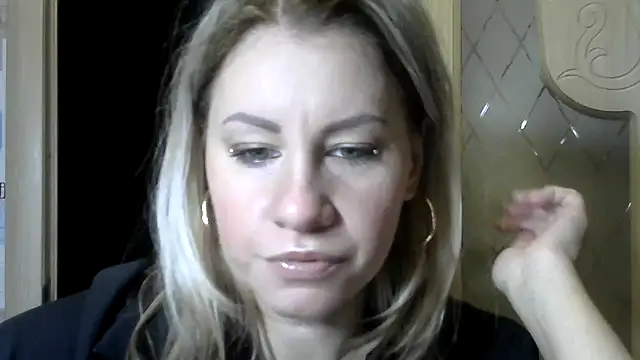 TherestlessKitty online show from 12-27-24, 06:57