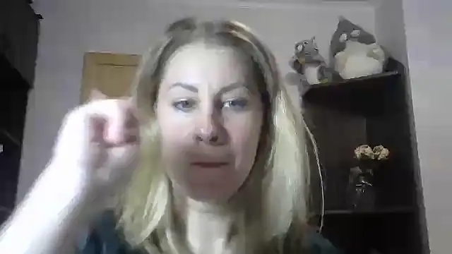 TherestlessKitty online show from 02-03-25, 05:07