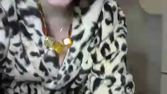 TherestlessKitty online show from 02-15-25, 08:54