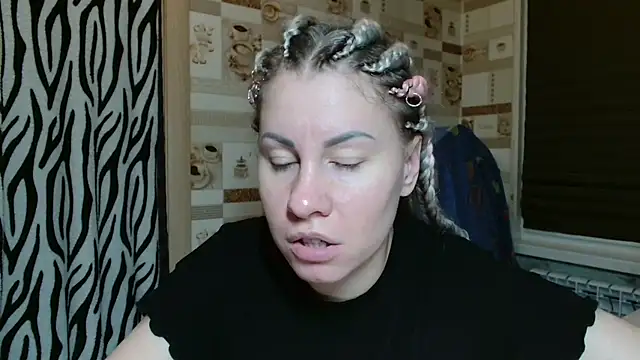 TherestlessKitty online show from 05-01-26, 10:14