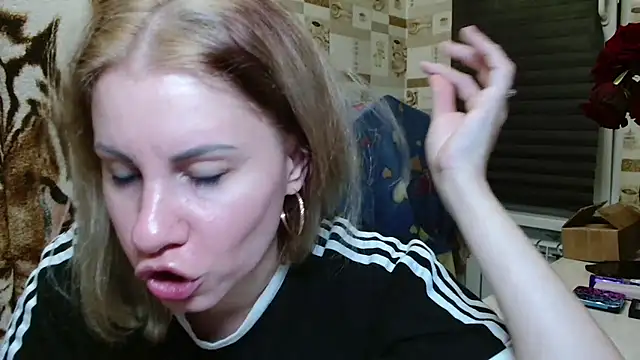 Snapshot of TherestlessKitty chatting on 06-14-26, 10:45 TherestlessKitty online show from 06-14-26, 10:45