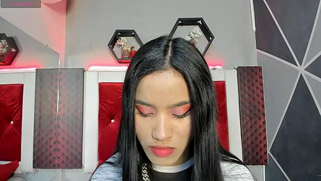 Snapshot of Karoll014 chatting on 01-22-25, 12:06 Karoll014 online show from 01-22-25, 12:06