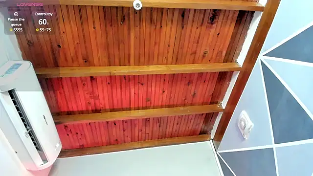 Snapshot of Karoll014 chatting on 01-25-25, 02:58 Karoll014 online show from 01-25-25, 02:58