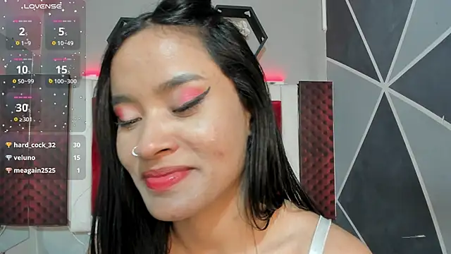 Snapshot of Karoll014 chatting on 02-08-25, 06:12 Karoll014 online show from 02-08-25, 06:12