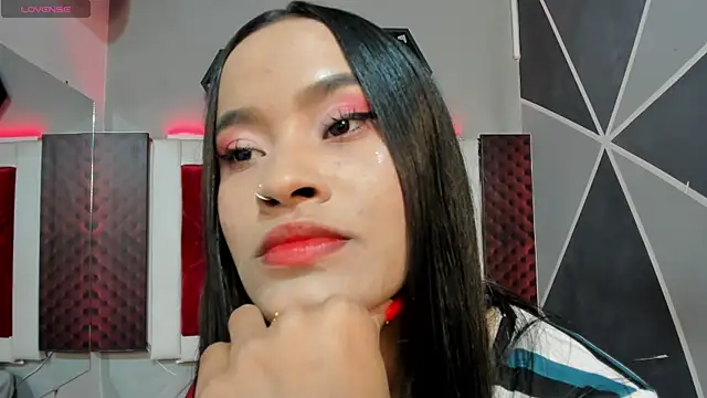 Snapshot of Karoll014 chatting on 02-20-25, 12:47 Karoll014 online show from 02-20-25, 12:47