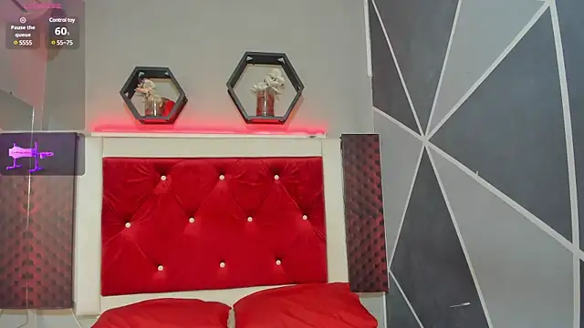 Snapshot of Karoll014 chatting on 02-24-25, 11:54 Karoll014 online show from 02-24-25, 11:54