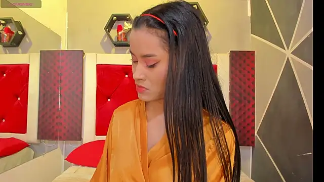 Snapshot of Karoll014 chatting on 09-10-25, 11:43 Karoll014 online show from 09-10-25, 11:43