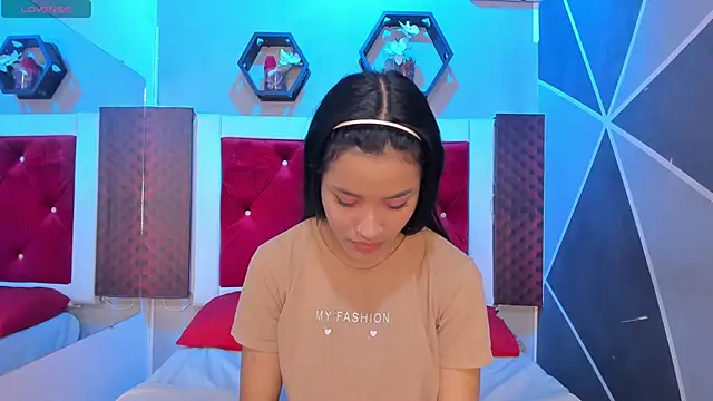 Snapshot of Karoll014 chatting on 09-16-25, 11:55 Karoll014 online show from 09-16-25, 11:55