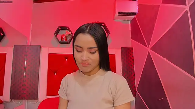 Snapshot of Karoll014 chatting on 10-03-25, 11:51 Karoll014 online show from 10-03-25, 11:51