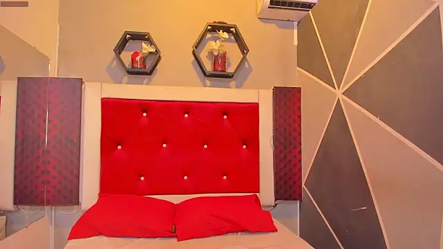 Snapshot of Karoll014 chatting on 10-07-25, 11:51 Karoll014 online show from 10-07-25, 11:51