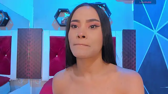 Snapshot of Karoll014 chatting on 10-15-25, 11:10 Karoll014 online show from 10-15-25, 11:10