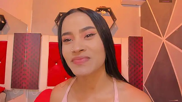 Snapshot of Karoll014 chatting on 10-18-25, 11:44 Karoll014 online show from 10-18-25, 11:44