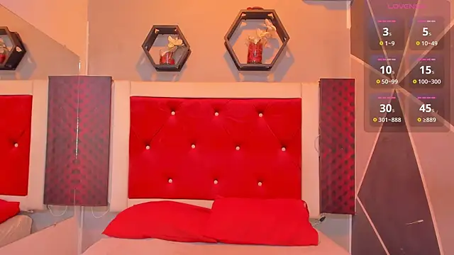 Snapshot of Karoll014 chatting on 10-20-25, 12:16 Karoll014 online show from 10-20-25, 12:16